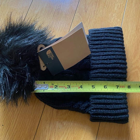 The North Face Black Pom Beanie - Picture 3 of 7